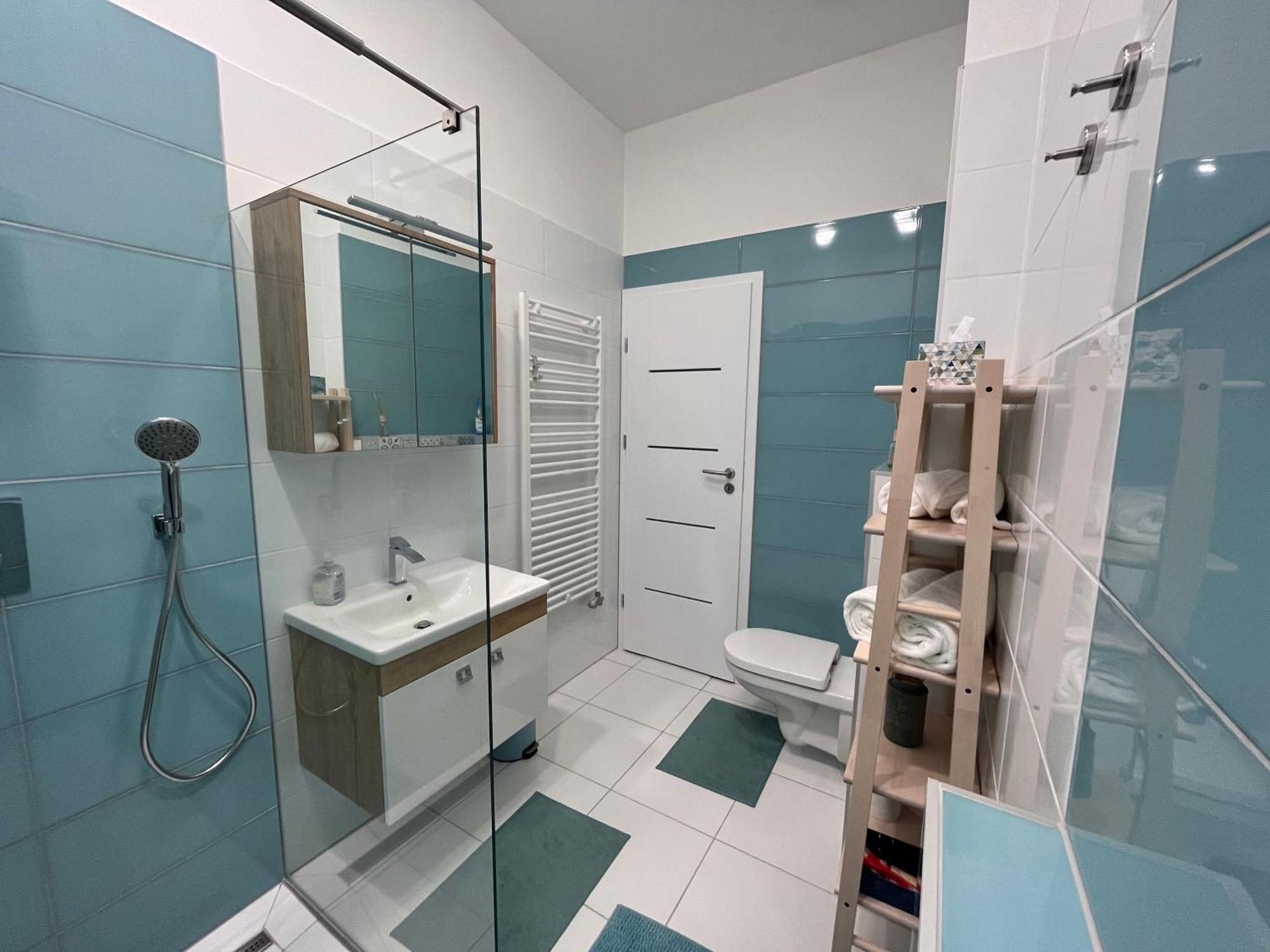 One Step Apartman - City Center Сомбатели Екстериор снимка